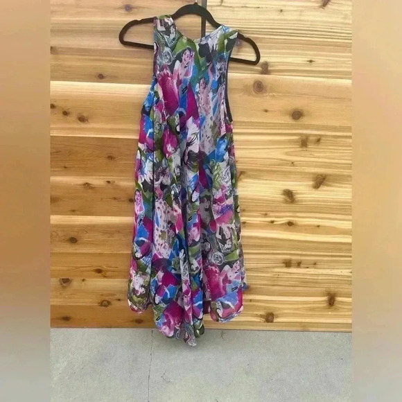 Beautiful women dress size one regular - Picture 5 of 5